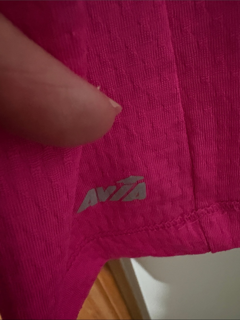 Women’s Bright Pink V-Neck Performance Tee XL by Avia. NWOT. Short sleeve nice - Picture 3 of 9